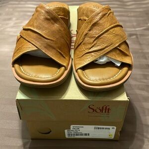NIB Sofft Size 8 Fallon Luggage Leather Sandals. Never Worn